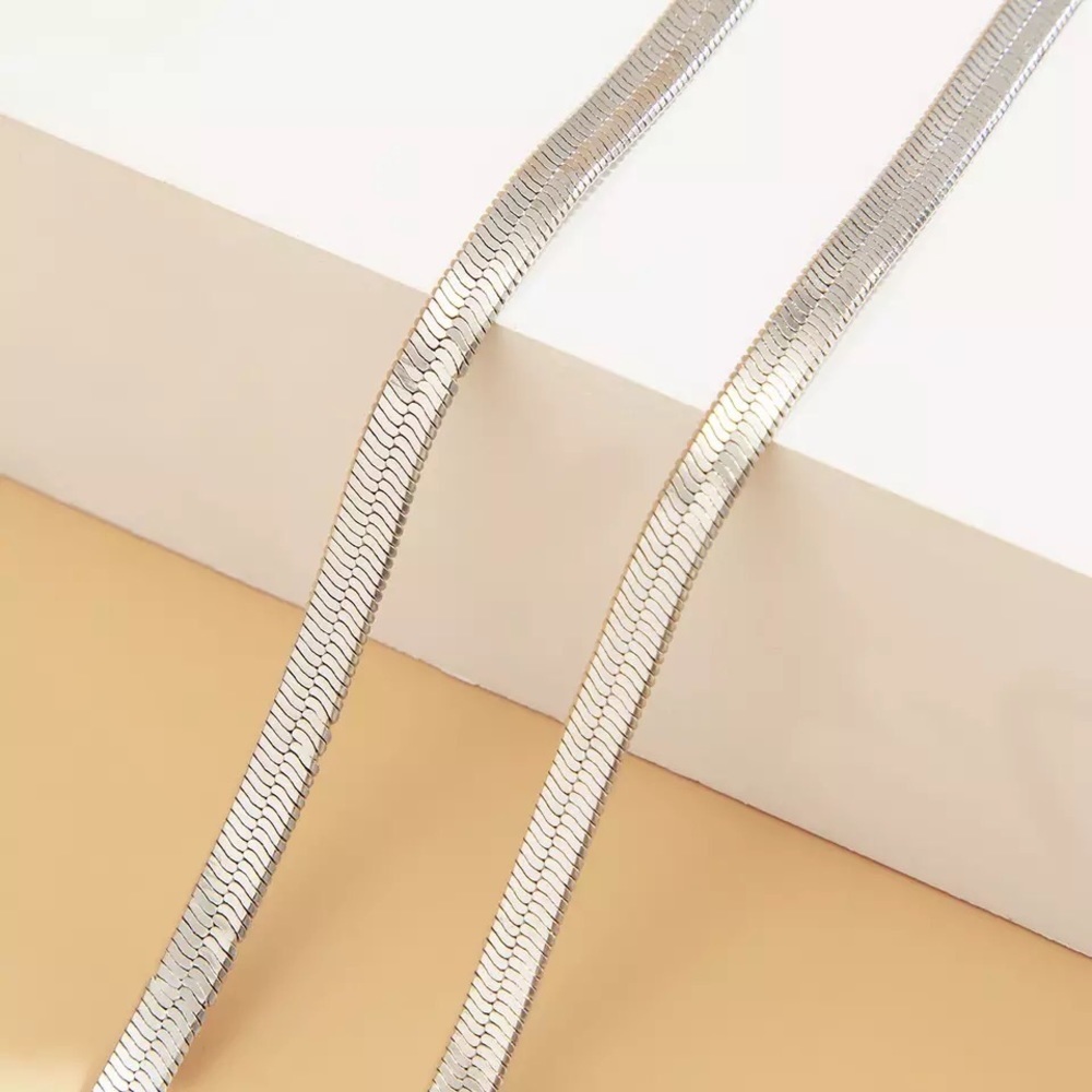 “Weekender" Minimalist Choker Business Casual-Weekend Gold Silver Gift Necklace - Picture 7 of 10